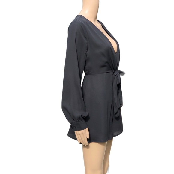 Lumiere NWT black short romper with plunging neckline Sz s - Picture 12 of 15